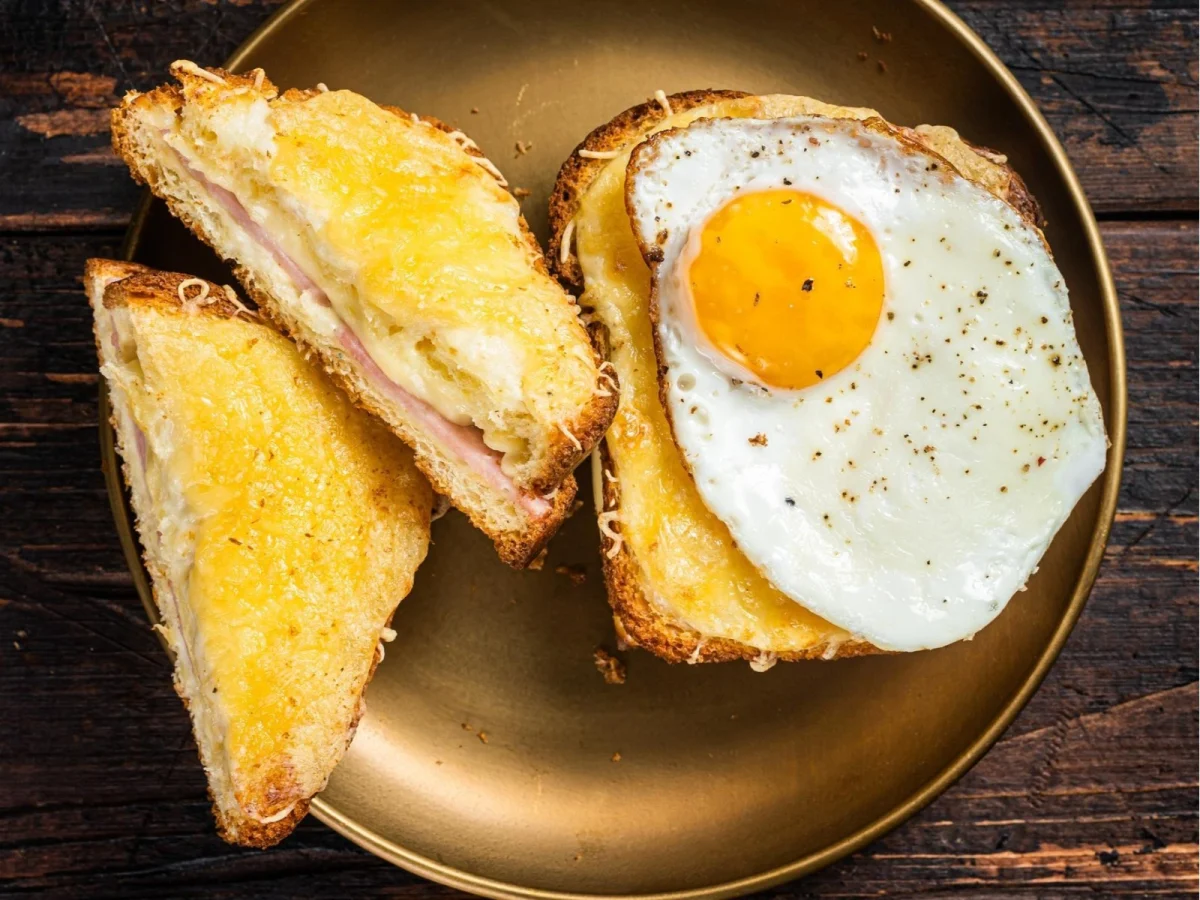 Imagen de Croque-monsieur: historia, receta original y variantes del clásico francés
