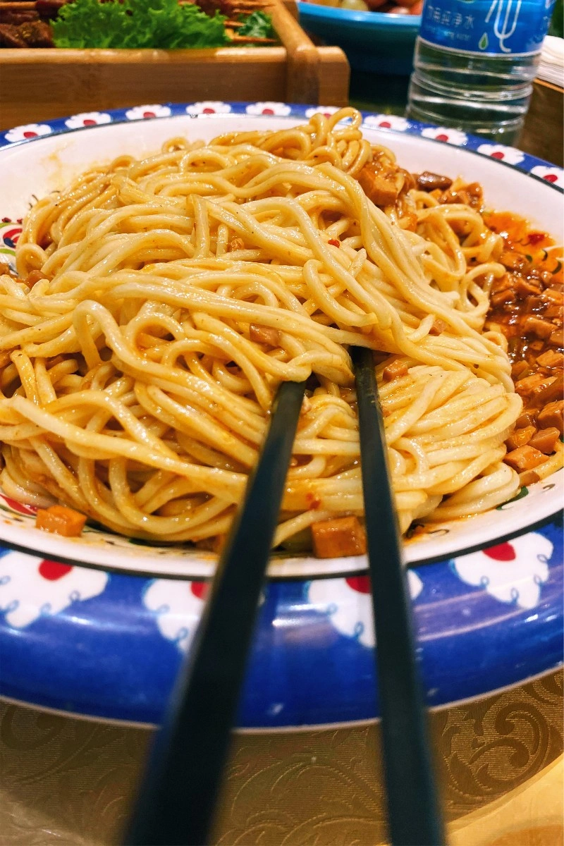 Imagen de De Pekín a Turpan: cien platos para entender China a bocados