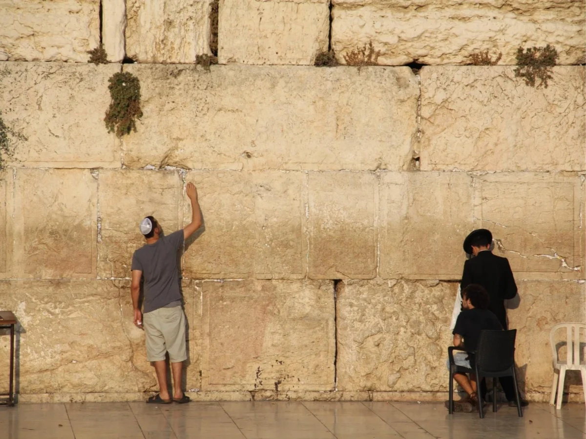 Imagen de Semana Santa sin Tierra Santa: la guerra hunde el turismo en Israel y el Golfo y desvía viajeros a Europa y el Caribe