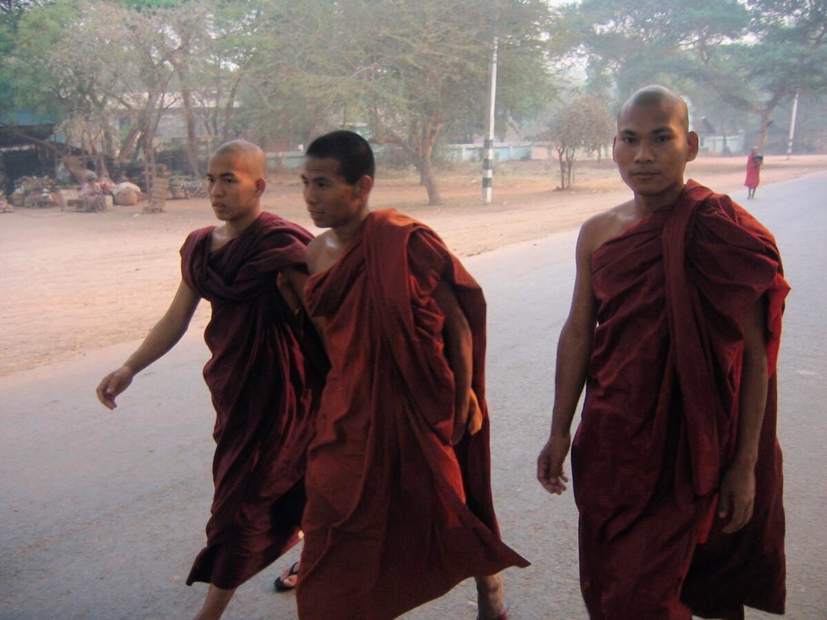 Imagen de "Un viaje como otro cualquiera", de Valentín Dieste: viajar más para volver menos idiota