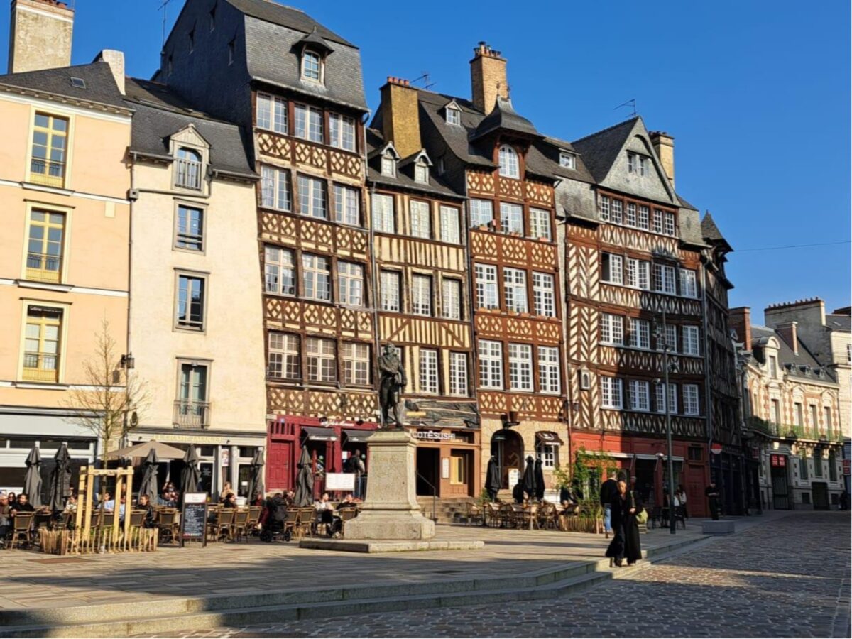 Imagen de Mercado de Les Lices en Rennes, el gran ritual gastronómico de Bretaña 1 Imagen de Mercado de Les Lices en Rennes, el gran ritual gastronómico de Bretaña