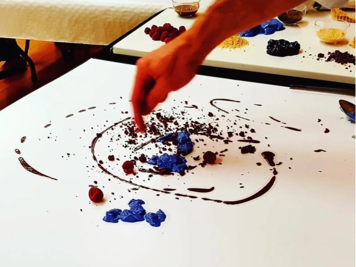 Imagen de Juan Carlos Callejas, chef y pintor: platos rotos sobre el lienzo
