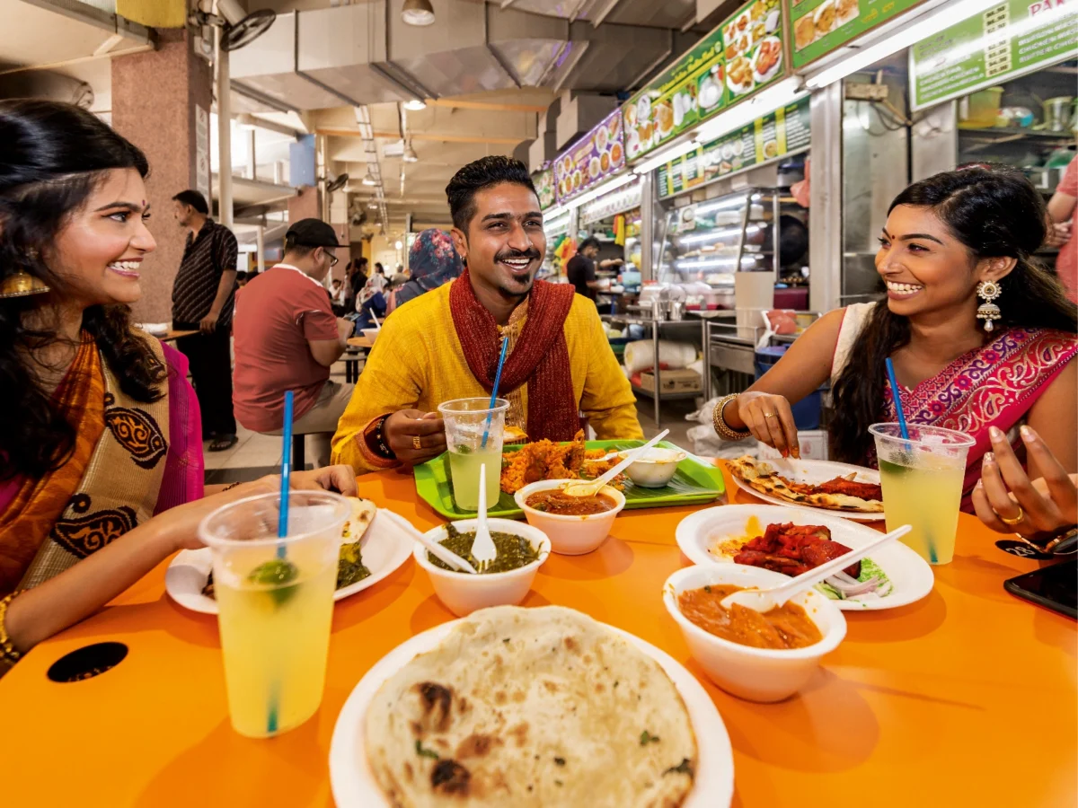 Imagen de Hawker centres de Singapur: el corazón gastronómico de la ciudad